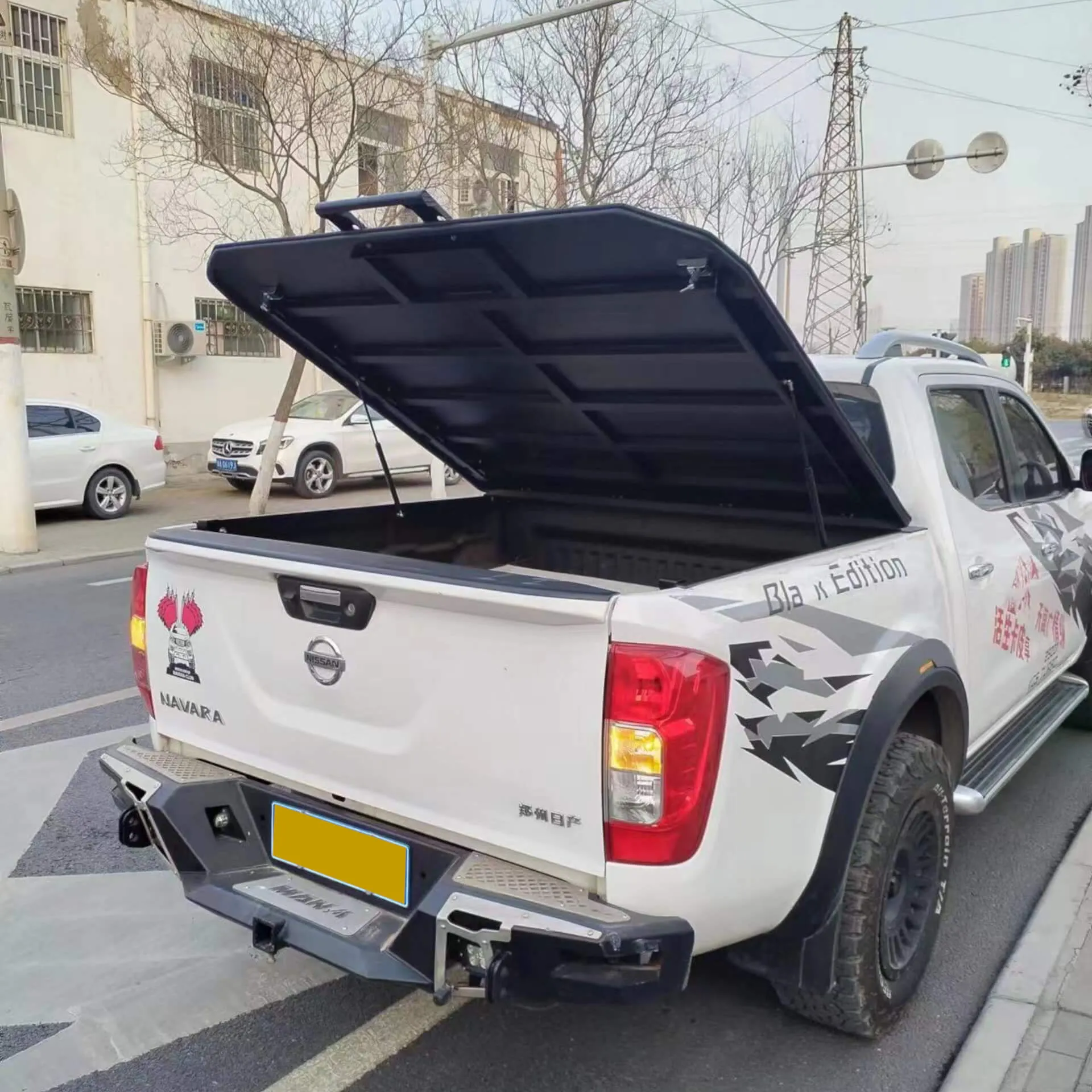 Black Aluminium Flat Tonneau Cover for Toyota Hilux 2016 