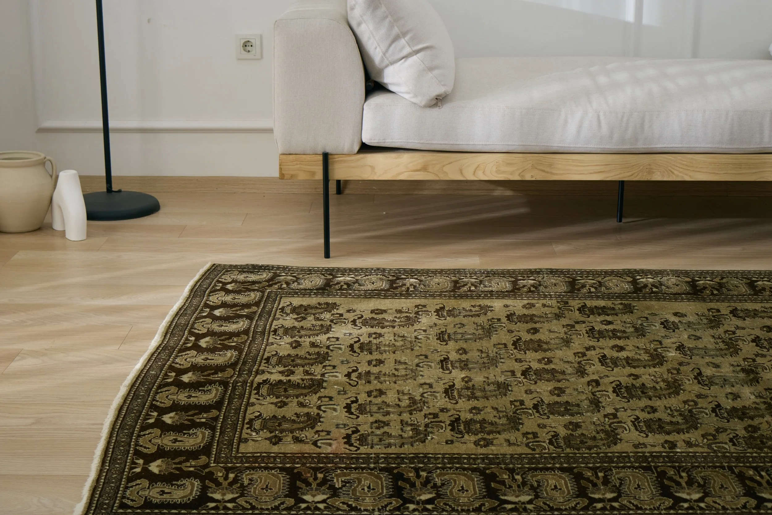 Lynda - Vintage Persian Area Rug