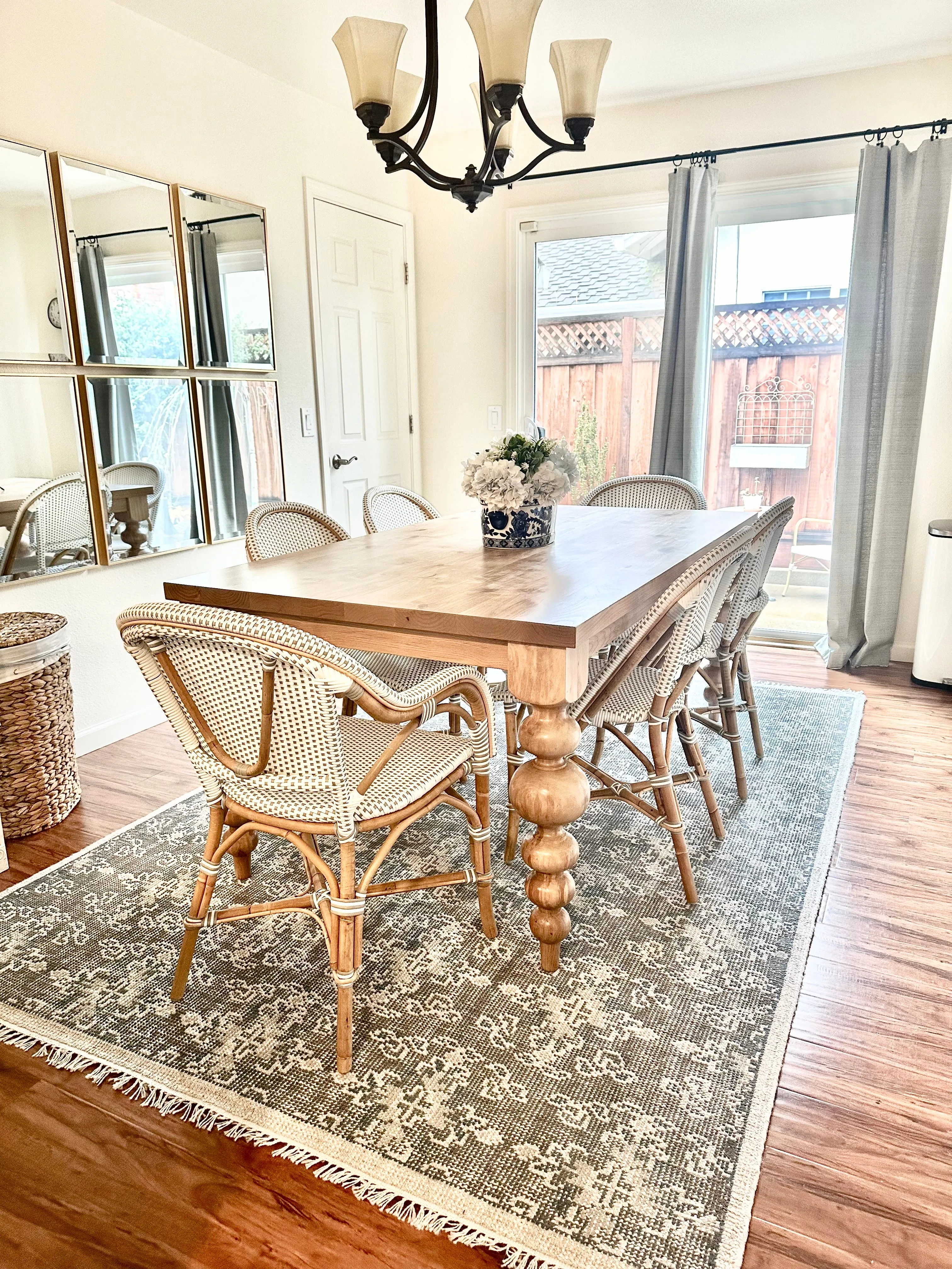 PINE Alice Turned Leg Dining Table - Natural